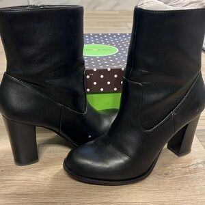 Kelly & Katie Gloria boots black faux leather